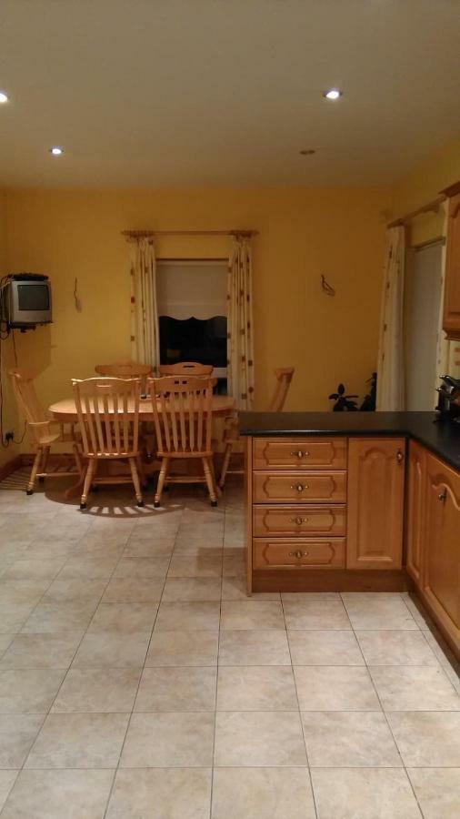 Warm And Welcoming Family Home Ballinrobe Esterno foto